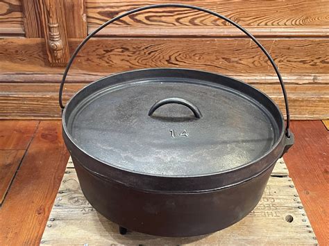 Antique Dutch Oven Cast Iron: Timeless Cooking Masterpiece | The ...