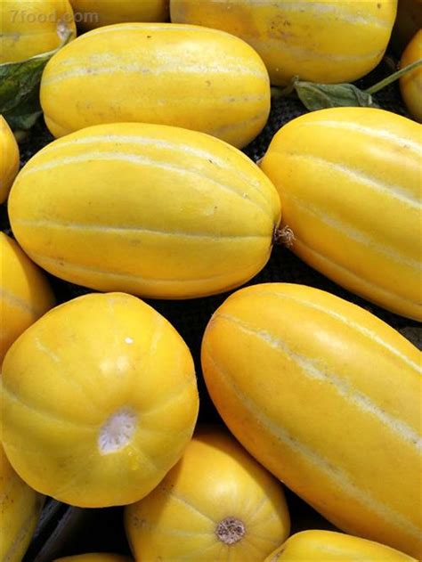 农民种植一种香瓜，口感清脆香甜，5亩收入10万元，秘诀在哪里？_大哥