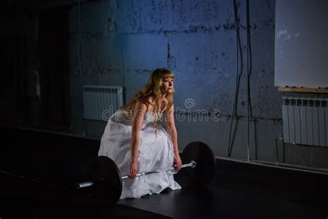 Bodybuilding Bride 的图像结果