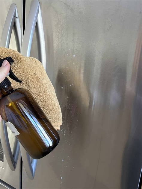 Simple DIY Orange Vinegar Cleaner