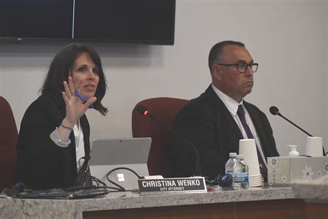 Contract negotiations continue, Dassinger asks for immediate decision ...