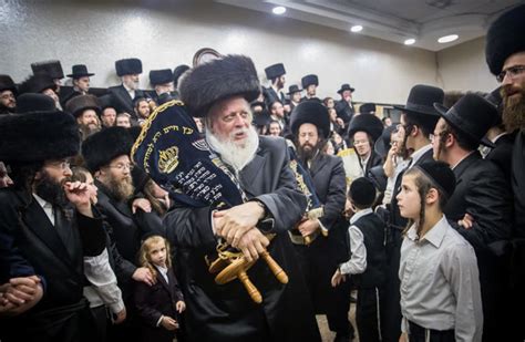 Hasidic sect offers major cash boost to solve matchmaking crisis