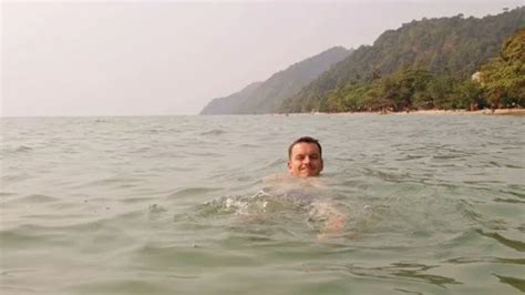 Swimming Beach 的图像结果