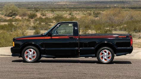 1991 GMC Syclone Pickup at Glendale 2023 as F129 - Mecum Auctions