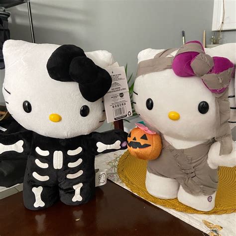 Hello kitty Side stepper Halloween | Hello kitty items, Hello kitty ...