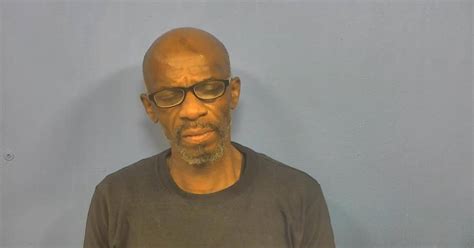Cook County man led police on chase, possessed crack pipe and alcohol ...