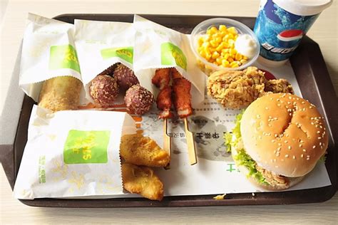 国产洋快餐第一品牌：靠“抄作业”逆袭，肯德基麦当劳被分一杯羹_腾讯新闻