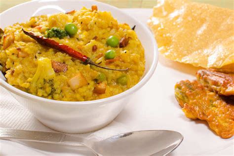 Khichdi Recipe: How to make Khichdi Recipe for Makar Sankranti at Home ...