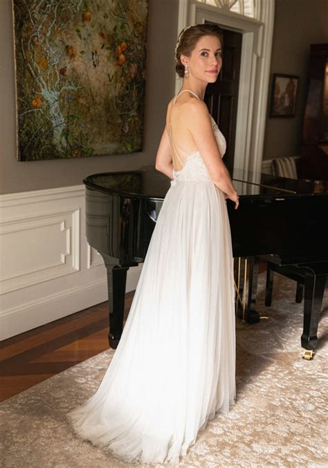 Wallis Currie-Wood - Actress