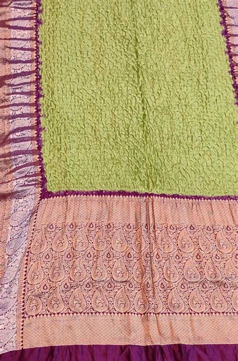 Green Bandhani Pure Silk Kanjeevaram Border Saree - Luxurionworld