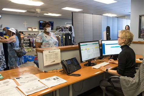 Second Mile Mission Center - Helping neighbors by providing food ...