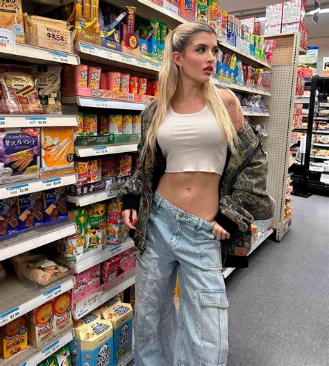 Tochter von Charlie Sheen zeigt neues Aussehen nach Schönheitsoperation