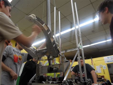 Recycle Rush - Shelton High School Robotics Team 230 Gaelhawks