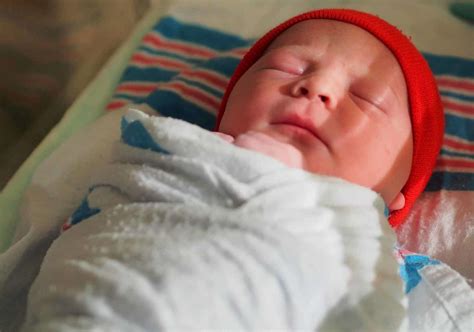 Newborn Cluster Feeding Tips and Cluster Feeding Timeline - Breastfeeding Needs