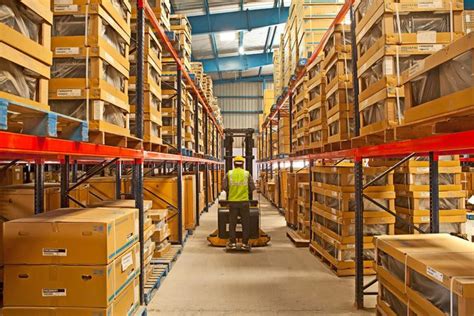 WAREHOUSE ADALAH | ARTI, TUJUAN, FUNGSI, MANFAAT, JENIS, METODE PENYIMPANAN