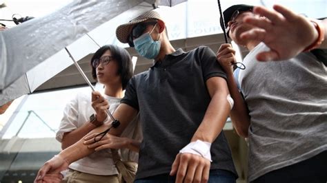 5名香港暴徒偷渡台湾被扣留，结果过得比偷渡客还惨……_凤凰网