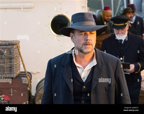 RUSSELL CROWE, THE WATER DIVINER, 2014 Stock Photo - Alamy