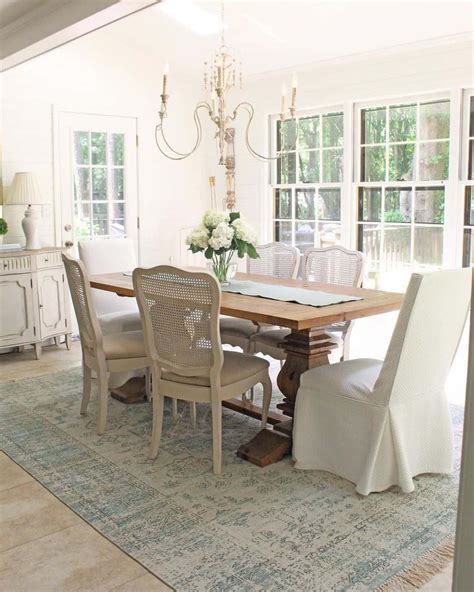 40 Farmhouse Dining Room Rugs to Add Soft Texture to Your Home