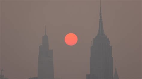 Fumo dos incêndios no Canadá chega aos EUA. Qualidade do ar em Nova Iorque é a pior desde 1960 ...