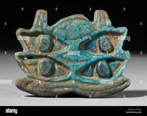 Multiple eye of horus amulet hi-res stock photography and images - Alamy