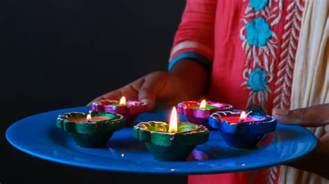 5 Diya Decoration Ideas for Diwali – StatueStudio
