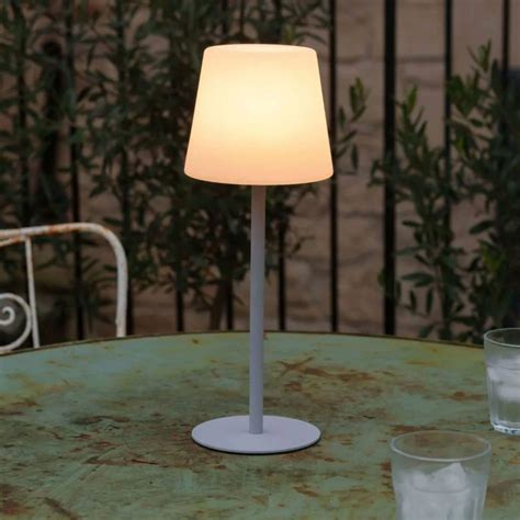6 best wireless outdoor lamps to light up your garden | Ideal Home