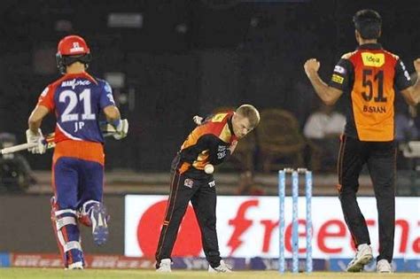 David Warner's costly fielding error puts SRH on tenterhooks for 2nd ...