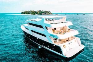 https://nomadsurfers.com/wp-content/uploads/2019/09/handy-maldives-19_800_533-1.jpg