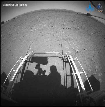 “祝融号”火星车成功驶上火星表面_凤凰网