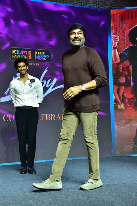 Megastar Chiranjeevi : 67 ఏళ్ల వయసులో.. మెగాస్టార్ మెగా స్టైలిష్ లుక్స్ ...