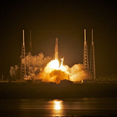 SpaceX Fails First Ever Rocket Landing - Tech News