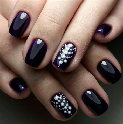 dark themed nails