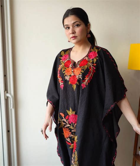 Posh thaer Design Aari Embroidered Black Cotton Short Kaftan – Kashmir ...