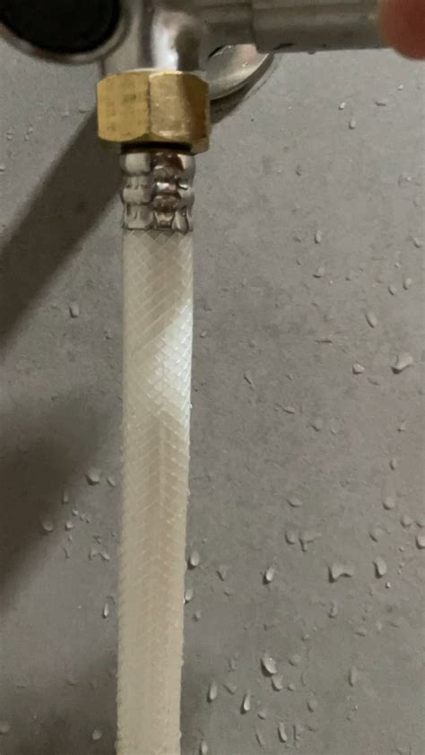 Flexi hose leaking : r/Plumbing