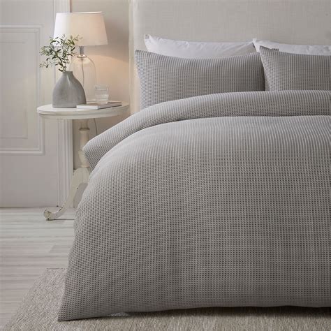 Serene Home | Lindly Waffle Weave Duvet Cover Set in Navy | Studio