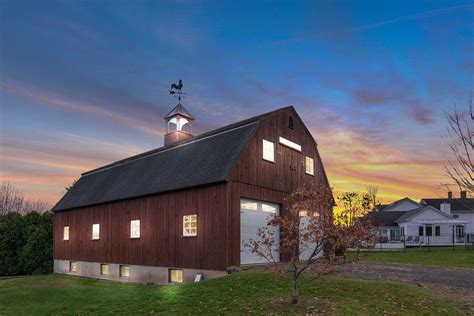 Gambrel Roof Barn Home Kit