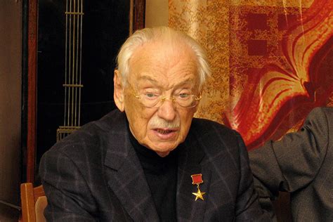 110 лет со дня рождения Сергея Михалкова: фото поэта и его звездной семьи