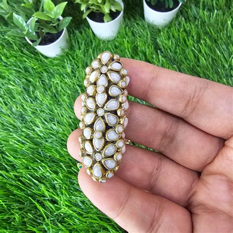 Pearl White Saree Pin – Kangan by Dhruthi