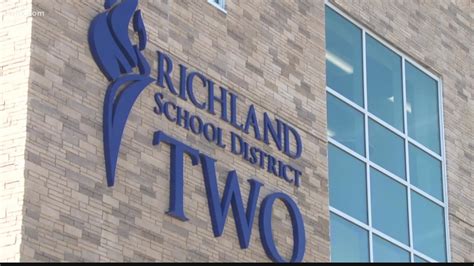 Richland School District Two board approves new dress code | wltx.com