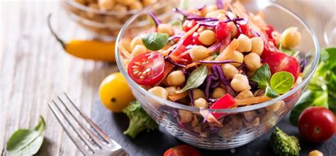 Vegan Diet: वीगन डाइट क्या है, प्रकार, कैसे करते हैं, फायदे और सही ...