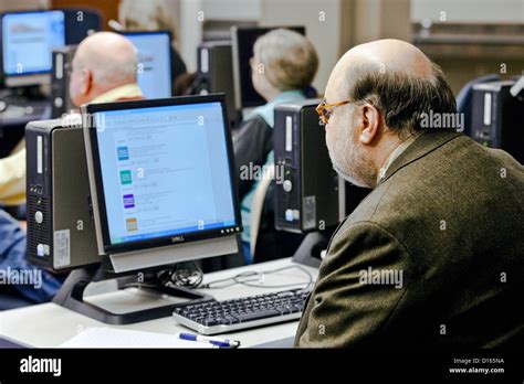 Computer Lessons for Seniors 的图像结果