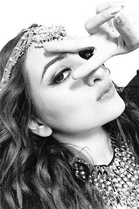 Hottest Celebrity 'Selfies' Pics | Hottest Celebrity 'Selfies' Photos ...