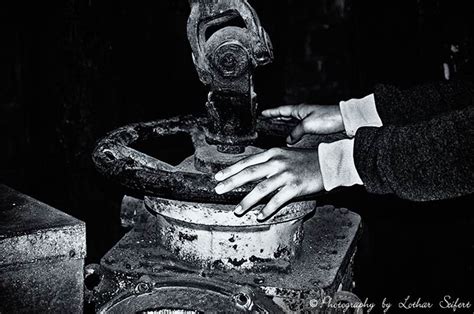 Old Technology Off White 的图像结果