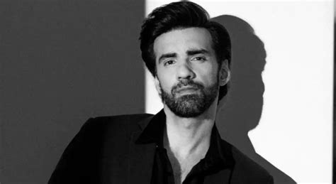 ‘Privacy Is Important’: Avinash Tiwary On Female Fan Secretly Filming ...