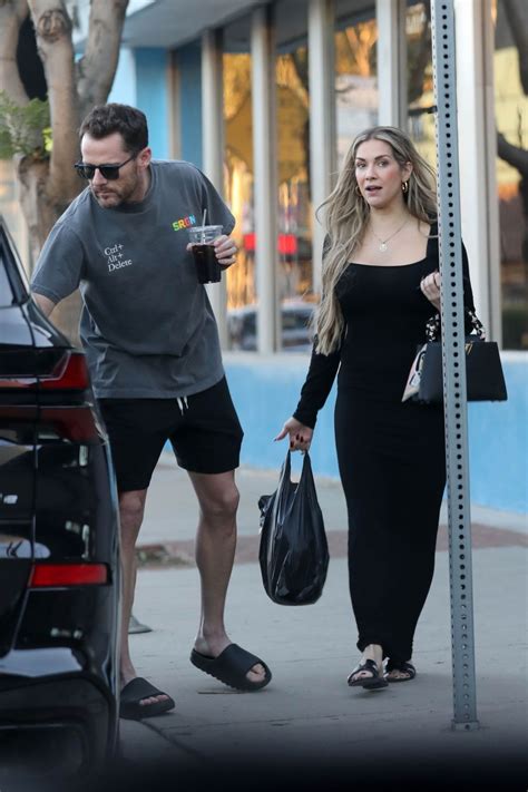 ALLISON HOLKER and Adam Edmunds Out in Los Angeles 01/11/2025 – HawtCelebs