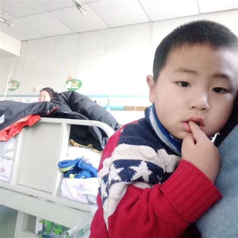 急寻家人！郑州一小男孩被遗弃在儿童医院，睡梦中都在找妈妈-大河新闻