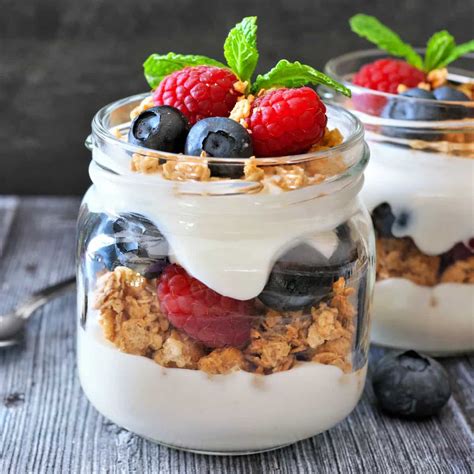 How to make Greek Yogurt Fruit Parfait Recipe