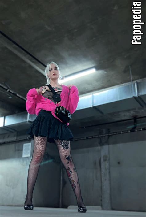 Anisa Jomha Nude Leaks - Photo #1255846 - Fapopedia