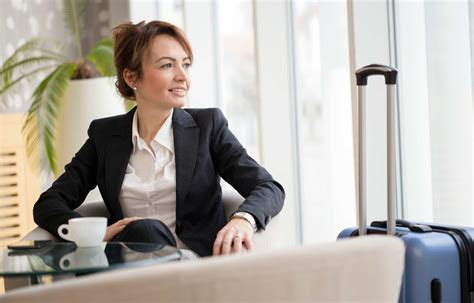 Priority Pass vs LoungeKey - Which is Better for You?