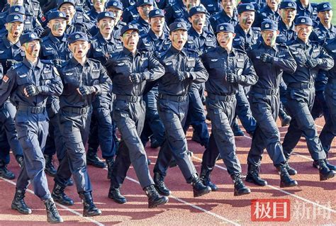 中国最壮观的大学毕业照来了！4100人同时出镜，5架无人机航拍